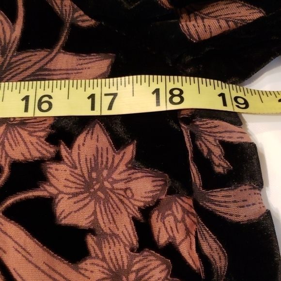 Line & Dot Claudette Top Black Velvet Burnout NWT - Picture 12 of 15